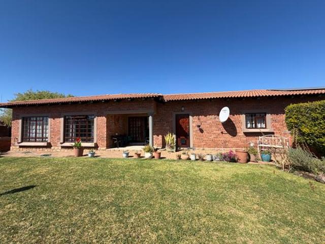 Townhouse for sale in Bloemfontein, Free State