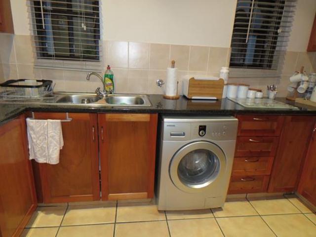 Townhouse for rent in Seaview, Kwazulu-natal