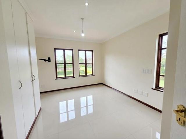 Townhouse for rent in Seaview, Kwazulu-natal