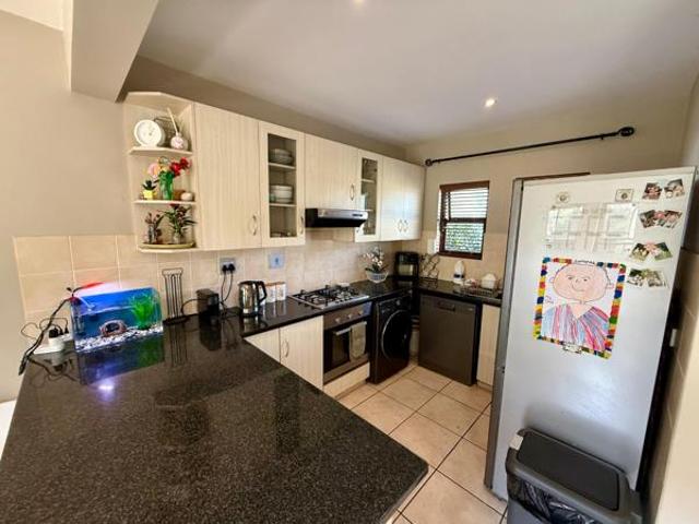 Townhouse for rent in Seaview, Kwazulu-natal