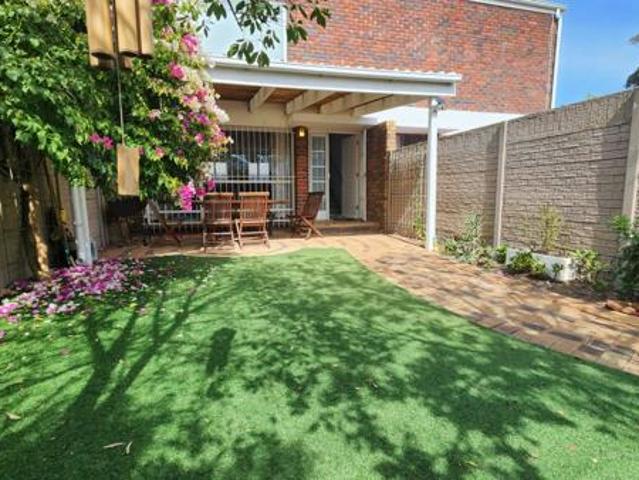 Townhouse for rent in Cape Town, Western Cape