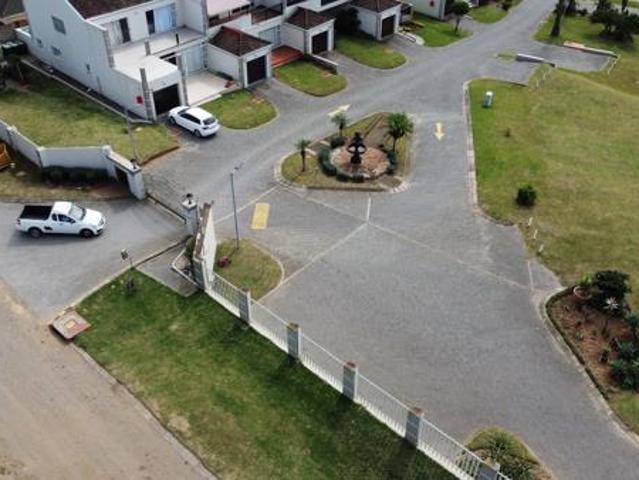 Townhouse for sale in Bushmans River Mouth, Eastern Cape