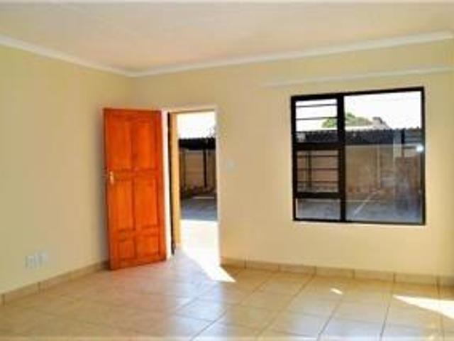 Townhouse for sale in Dr Kenneth Kaunda, North West
