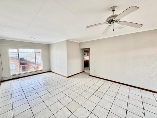 Townhouse for sale in Dr Kenneth Kaunda, North West