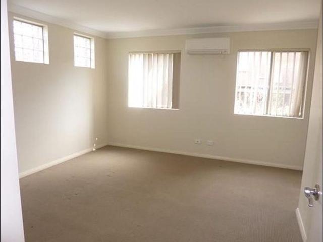 Townhouse for rent in Sydney, New South Wales