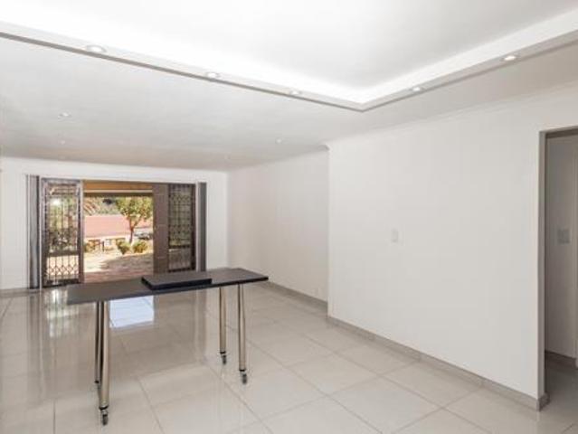 Townhouse for rent in Cape Town, City of Cape Town