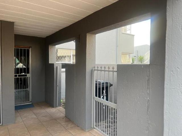Townhouse for rent in Ekurhuleni, Gauteng