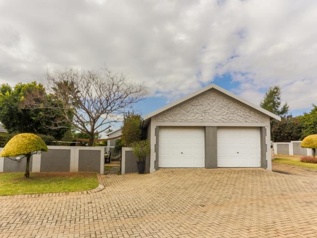 Townhouse for sale in Nooitgedacht, Gauteng