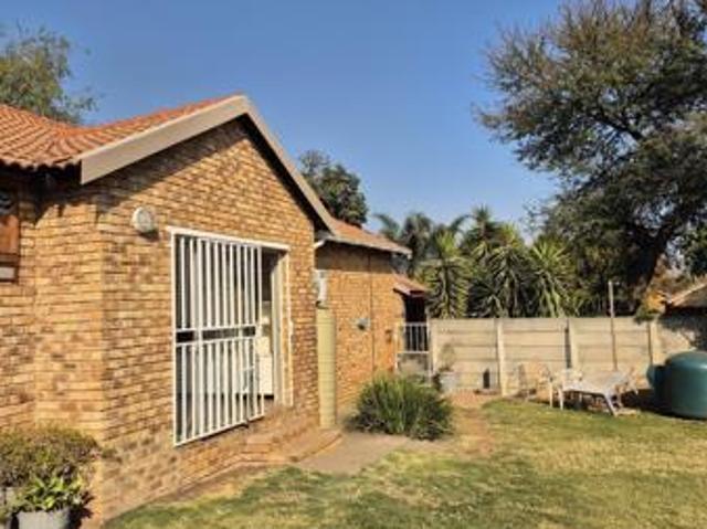 Townhouse for rent in West Rand Garden estates, Westonaria Local Municipality