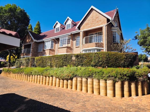 Townhouse for sale in Nooitgedacht, Gauteng
