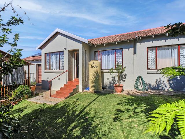 Townhouse for sale in Nooitgedacht, Gauteng