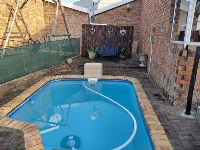 Townhouse for sale in Ugu District Municipality, Kwazulu-natal