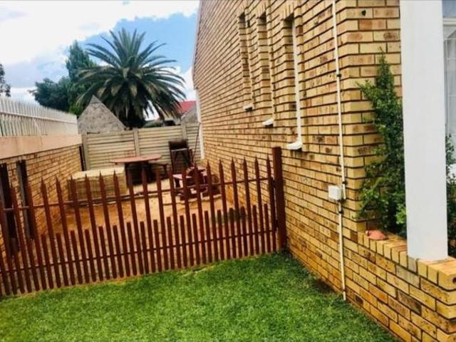 Townhouse for sale in Dr Kenneth Kaunda, North West