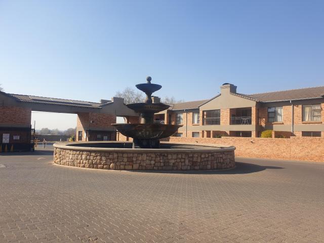 Townhouse for rent in Boksburg, City of Ekurhuleni Metropolitan Municipality