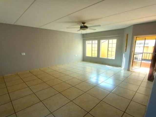 Townhouse for rent in Waterkloof, Gauteng