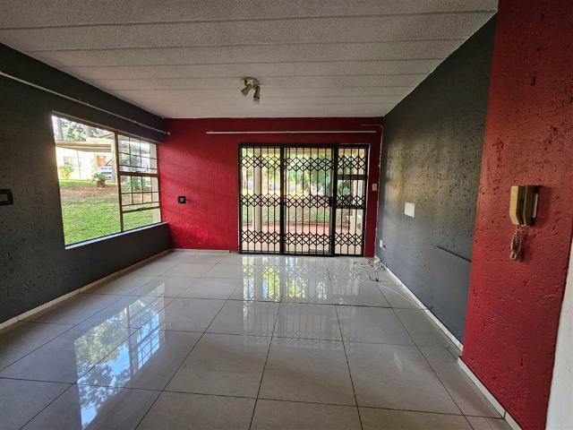 Townhouse for sale in Vosloorus, Gauteng