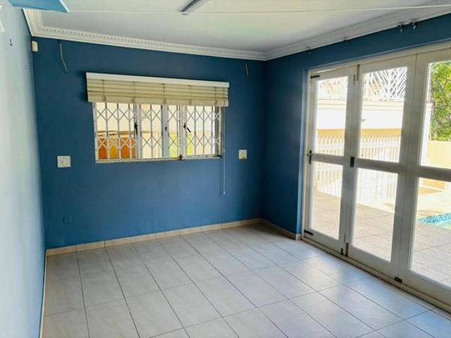 Townhouse for rent in Seaview, Kwazulu-natal