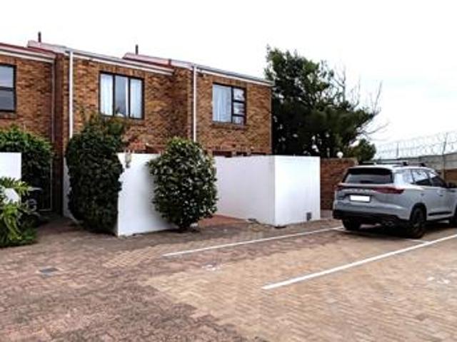 Townhouse for rent in Cape Town, Western Cape