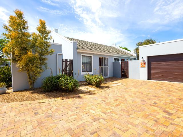 Townhouse for sale in Ridgeworth, Bellville