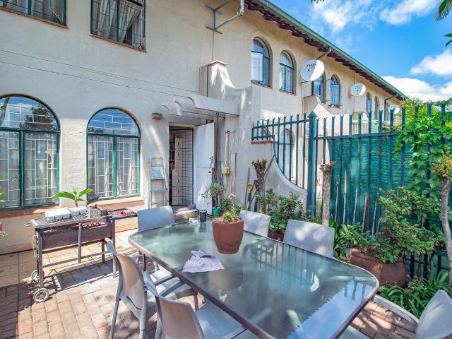 Townhouse for sale in Waterkloof, Gauteng