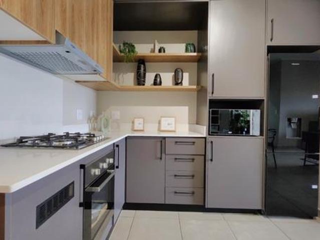 Townhouse for rent in Waterkloof, Gauteng