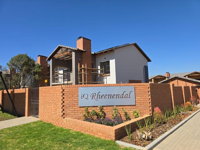 Townhouse for sale in Waterkloof, Gauteng