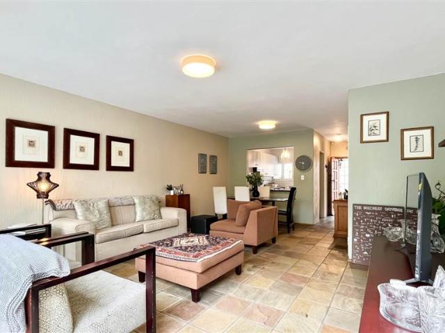 Townhouse for sale in Vosloorus, Gauteng