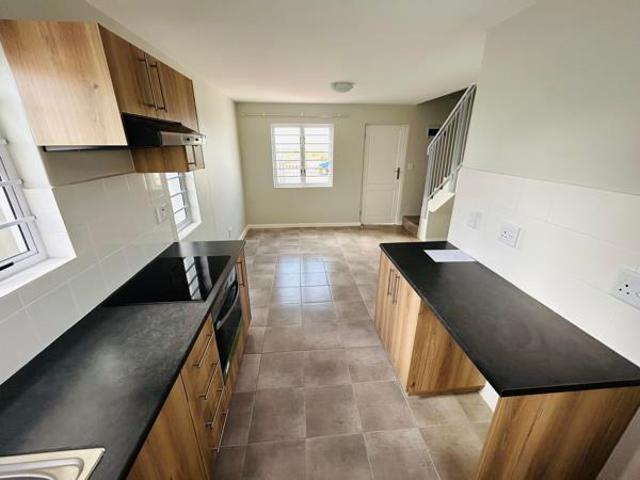 Townhouse for rent in Cape Town, Western Cape