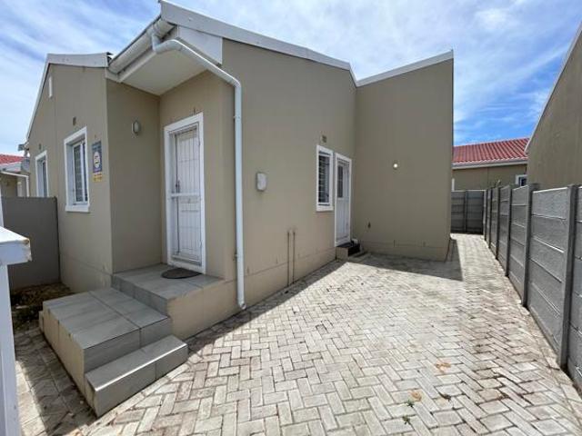Townhouse for rent in Cape Town, Western Cape