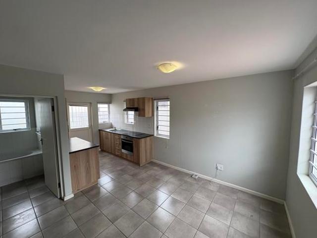 Townhouse for rent in Cape Town, Western Cape