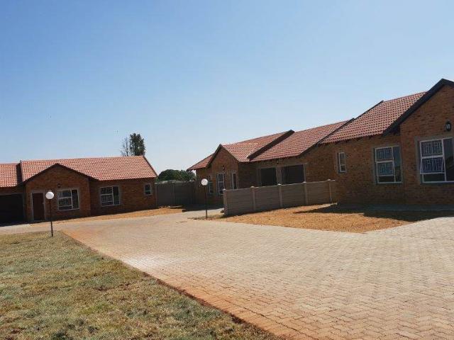 Townhouse for sale in Meyerton
