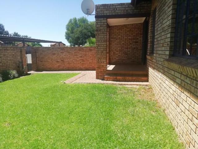 Townhouse for rent in Meyerton, Midvaal Local Municipality