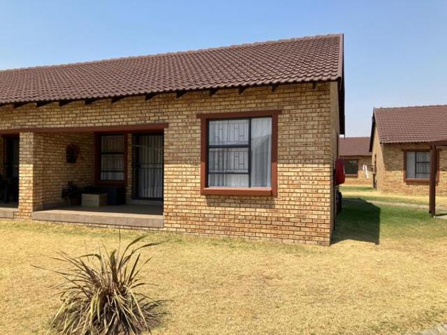 Townhouse for rent in Midvaal, Gauteng