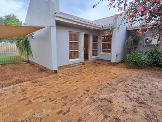 Townhouse for rent in Durbanville, Western Cape