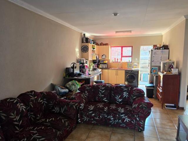 Townhouse for sale in Oranjeville, Free State