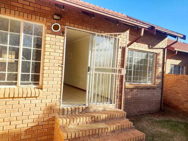Townhouse for rent in Centurion