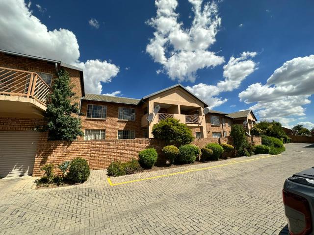 Townhouse for rent in Centurion