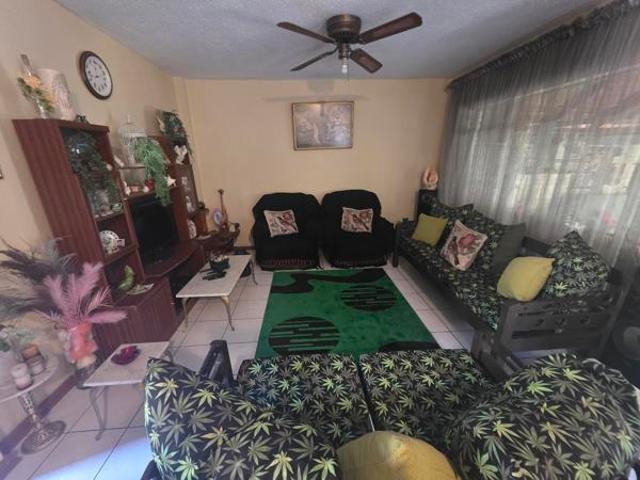 Townhouse for sale in Tlhabane, North West