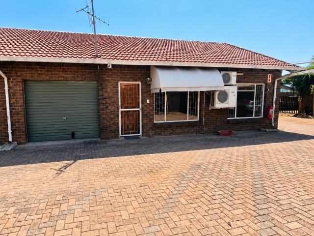 Townhouse for sale in Tlhabane, North West