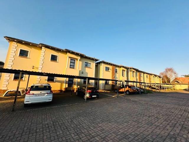 Townhouse for rent in Ekurhuleni, Gauteng