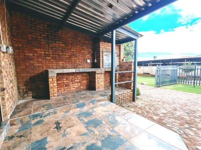 Townhouse for rent in Ekurhuleni, Gauteng