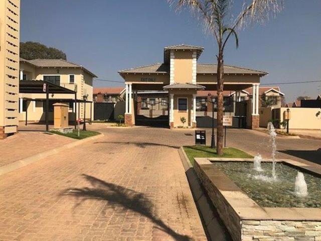 Townhouse for rent in Ekurhuleni, Gauteng