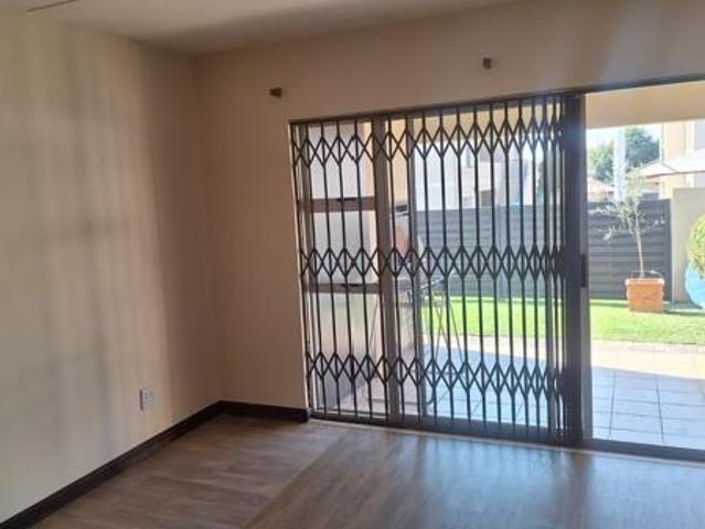 Townhouse for rent in Ekurhuleni, Gauteng