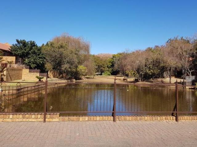 Townhouse for sale in Tlhabane, North West