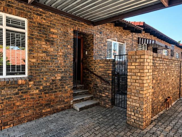 Townhouse for sale in Tlhabane, North West