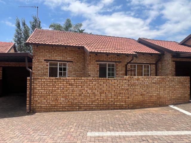 Townhouse for sale in Tlhabane, North West