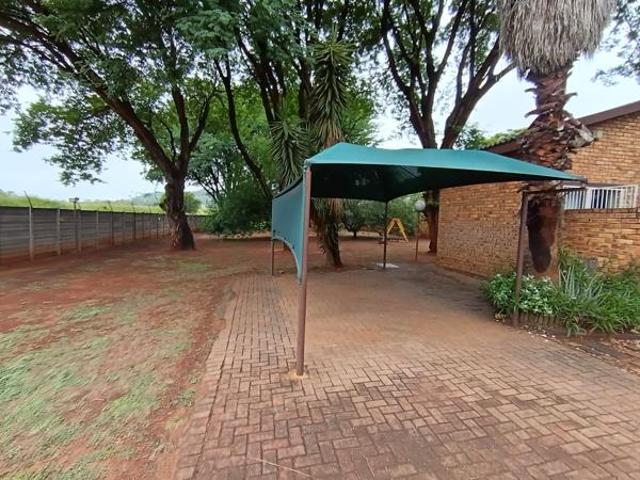 Townhouse for sale in Tlhabane, North West