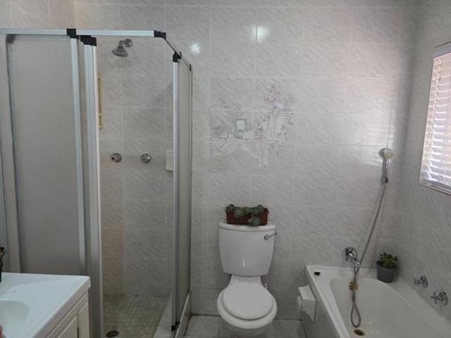 Townhouse for rent in Rustenburg Local Municipality, Bojanala Platinum District Municipality