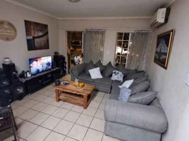 Townhouse for sale in Tlhabane, North West