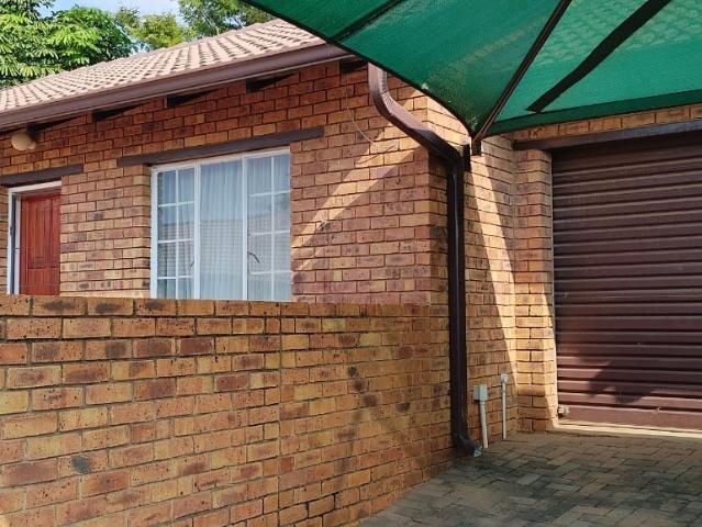 Townhouse for sale in Tlhabane, North West